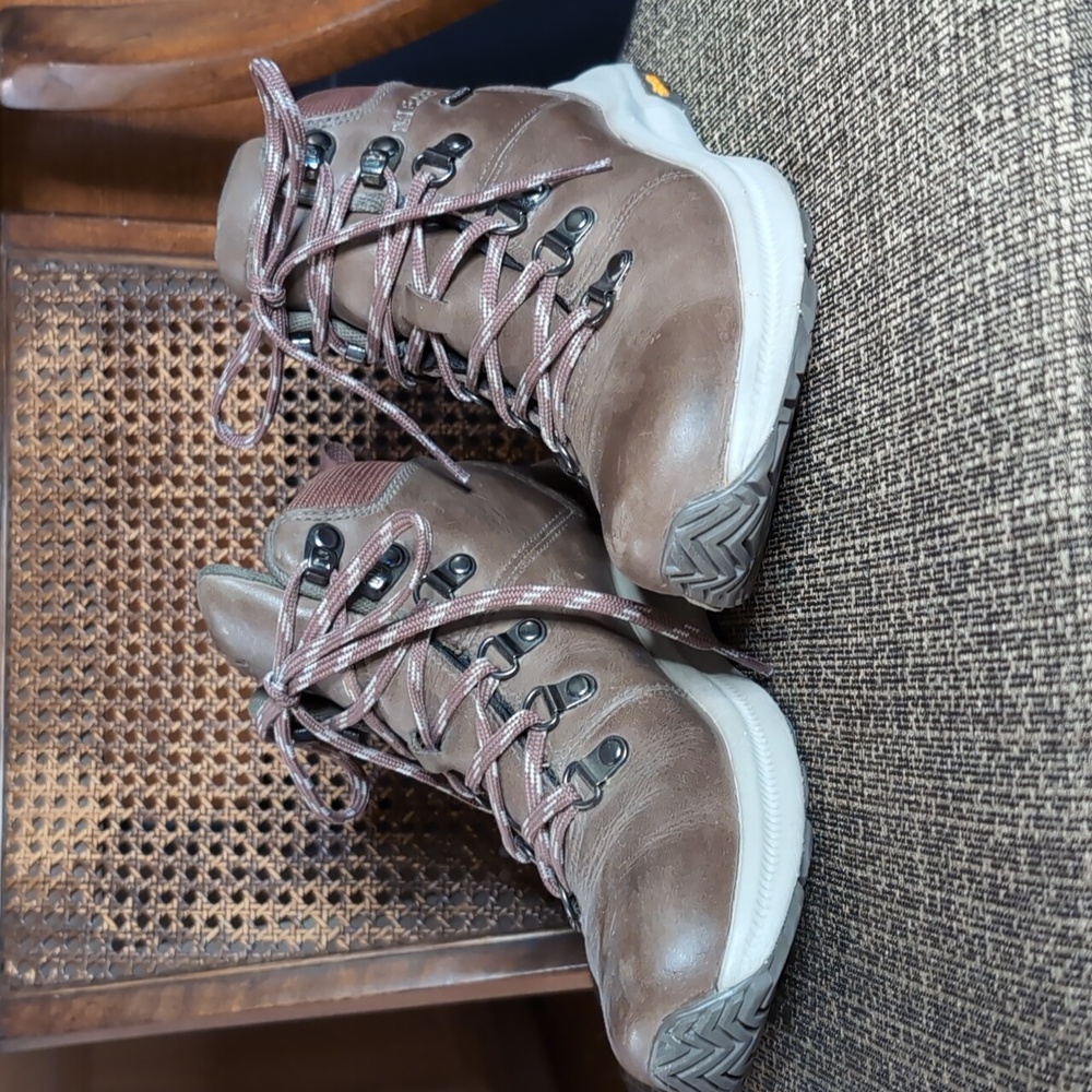 MERRELL Leather Hiking Boot